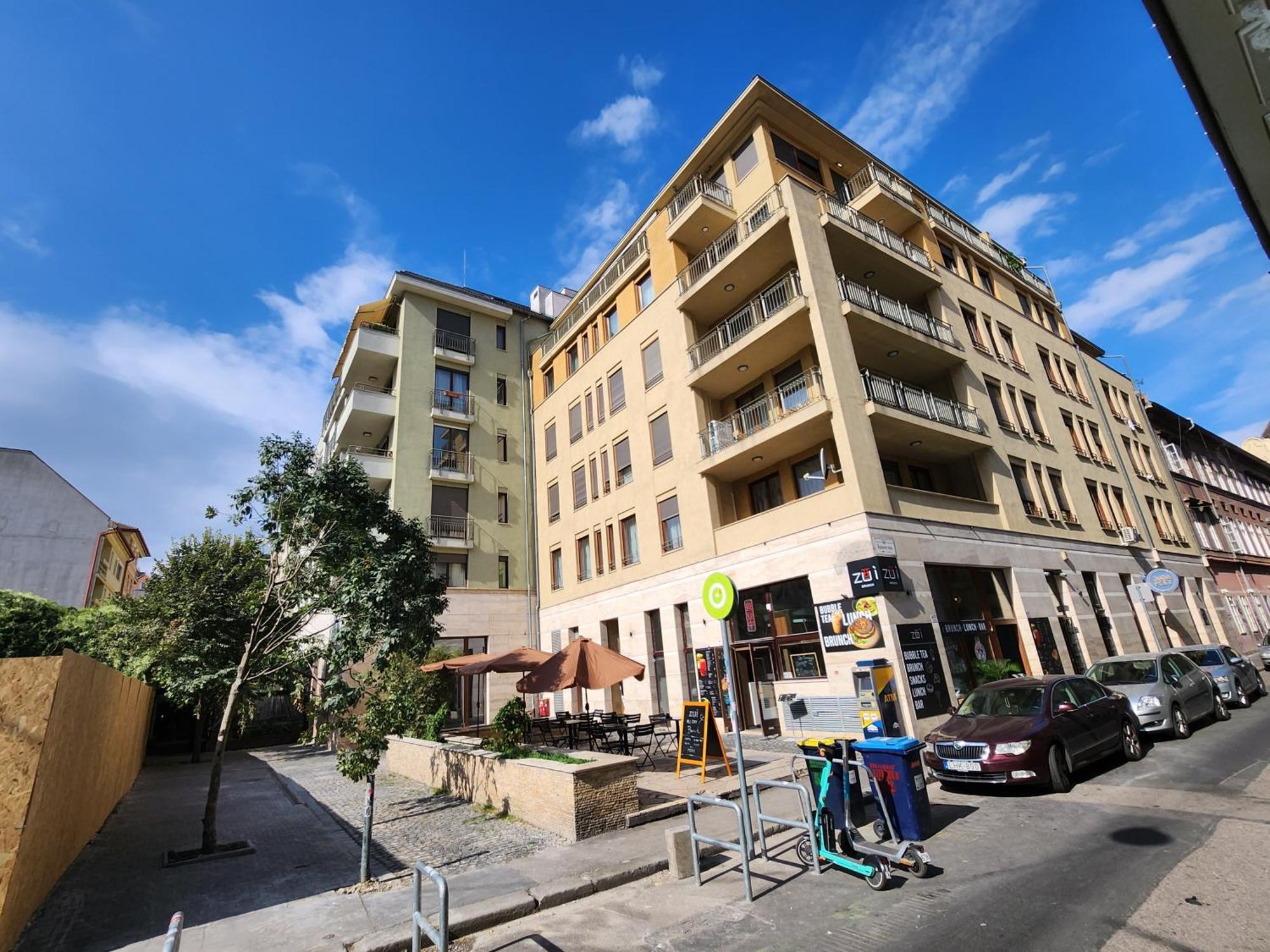 Cloud Apartment Gozsdu Budapeste Exterior foto