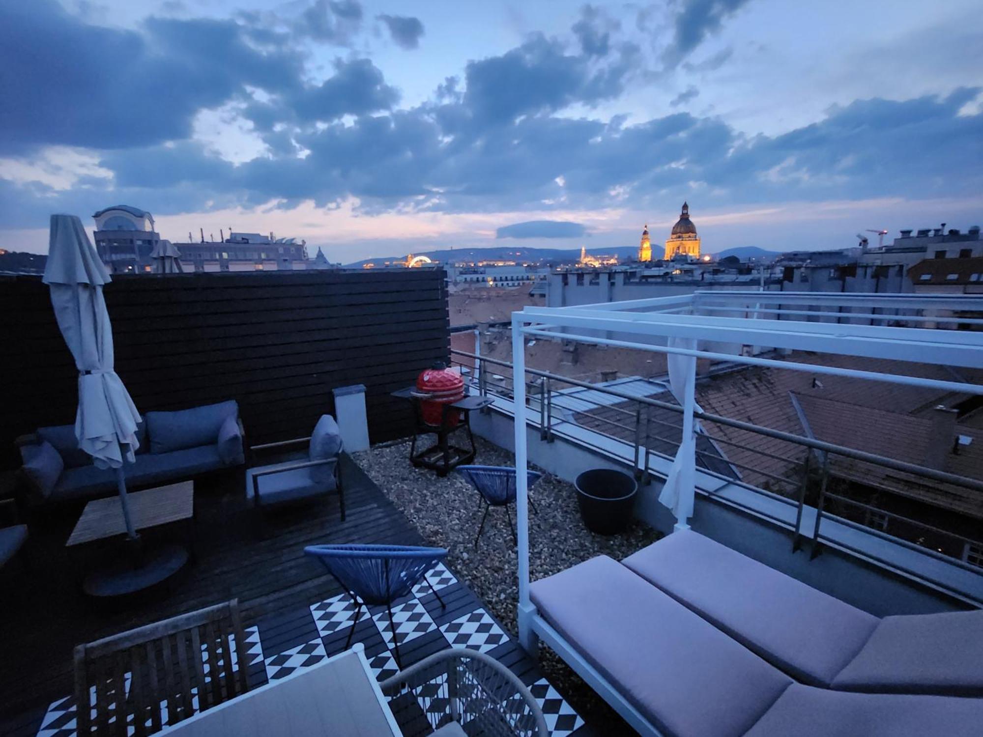 Cloud Apartment Gozsdu Budapeste Exterior foto
